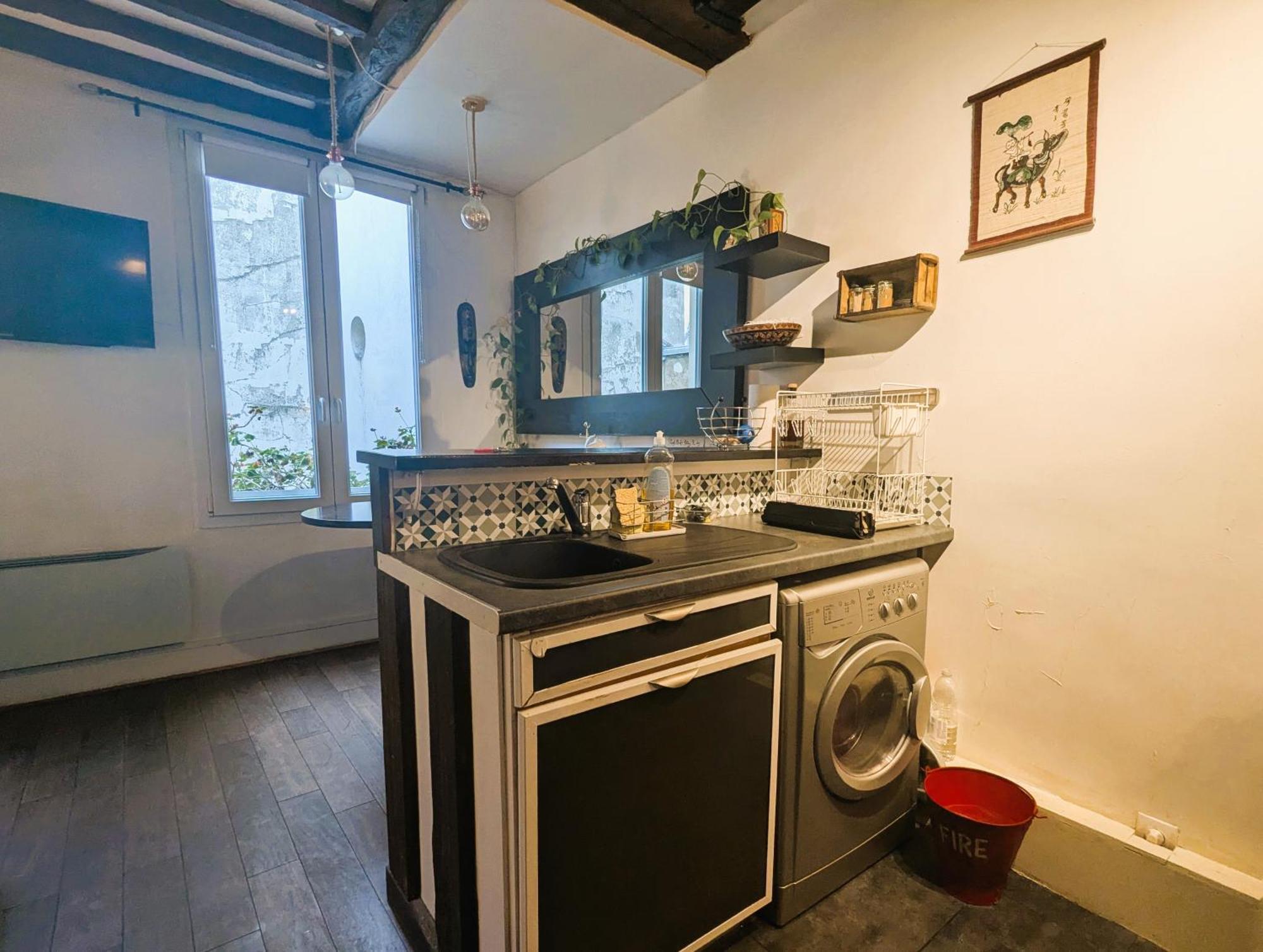 Charming Pied-a-terre - Marais Apartment Paris